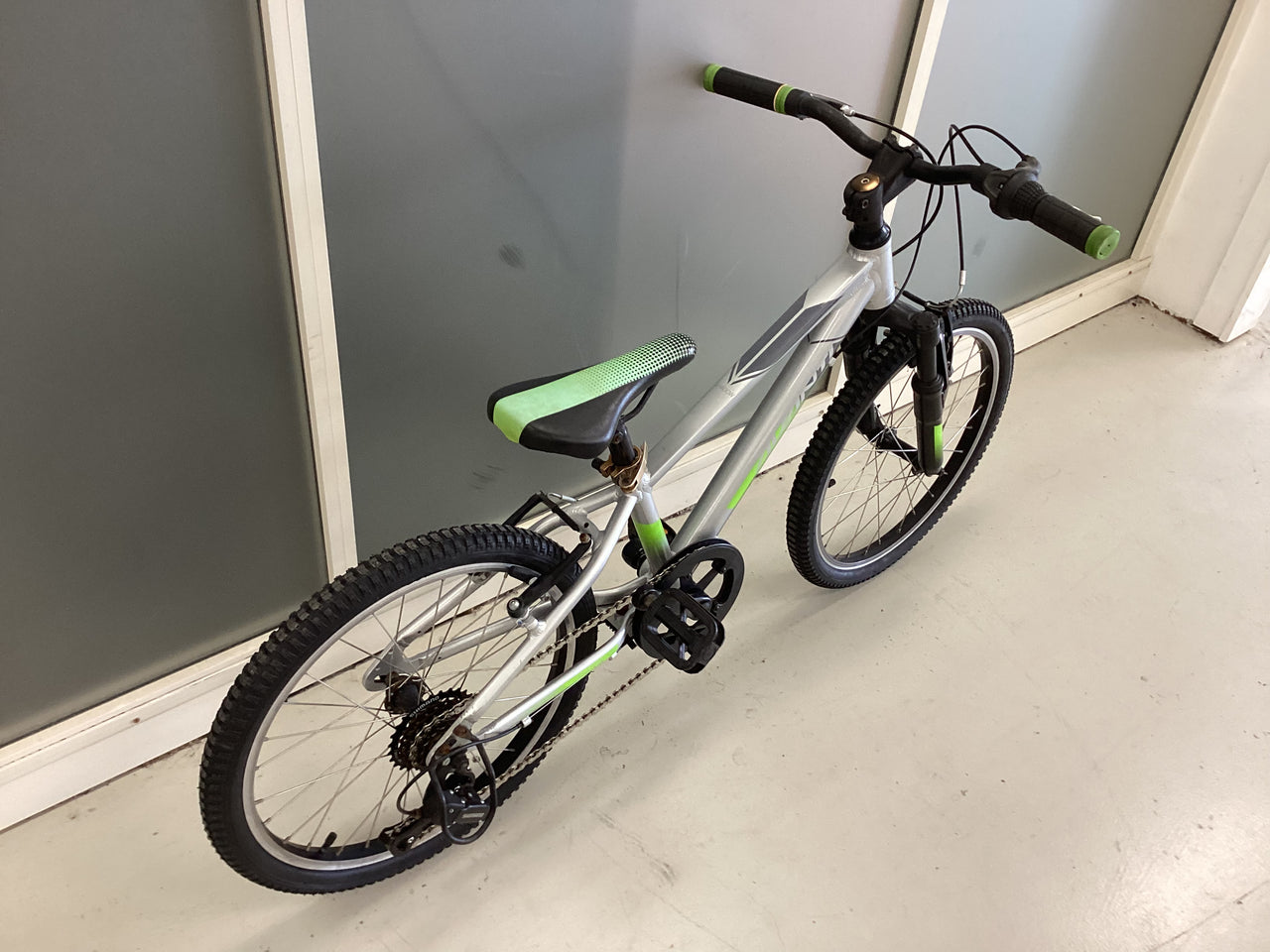 Avanti Shadow Bike - 20"  - Kids, Colour: Green, Silver