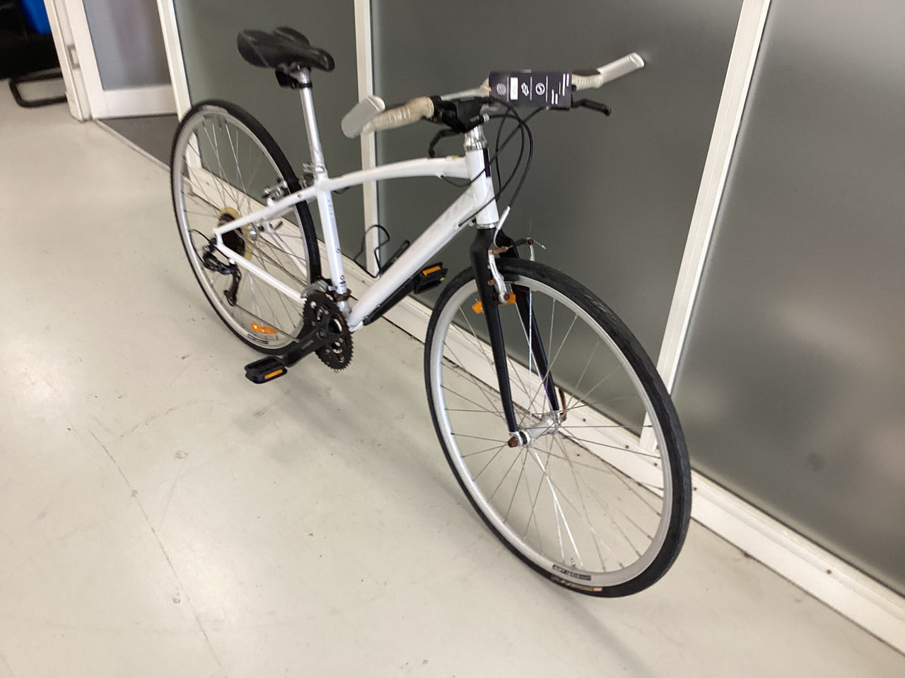 Avanti Aria Bike -  38cm - Flat Bar Commuter, Colour: White