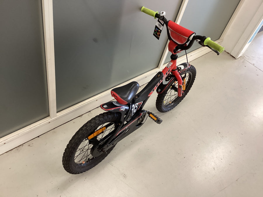 Trek Jet 16 Bike - 16"  - Kids, Colour: Black, Red