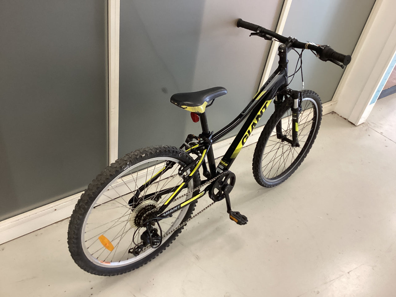 Giant Xtc Bike - 24"  - Kids, Colour: Black, Yellow