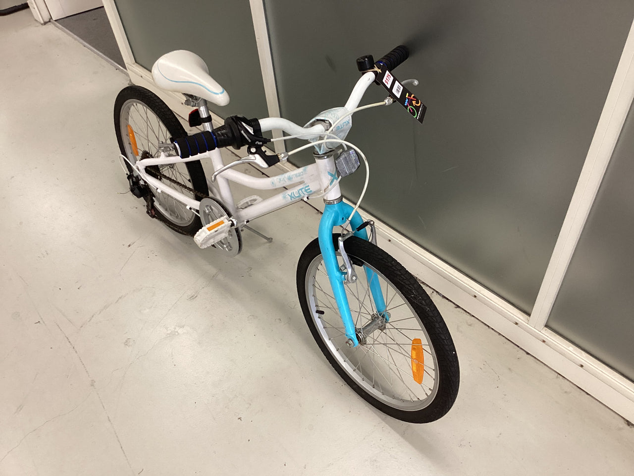 XDS Xlite 20 Bike - 20"  - Kids, Colour: Blue, White