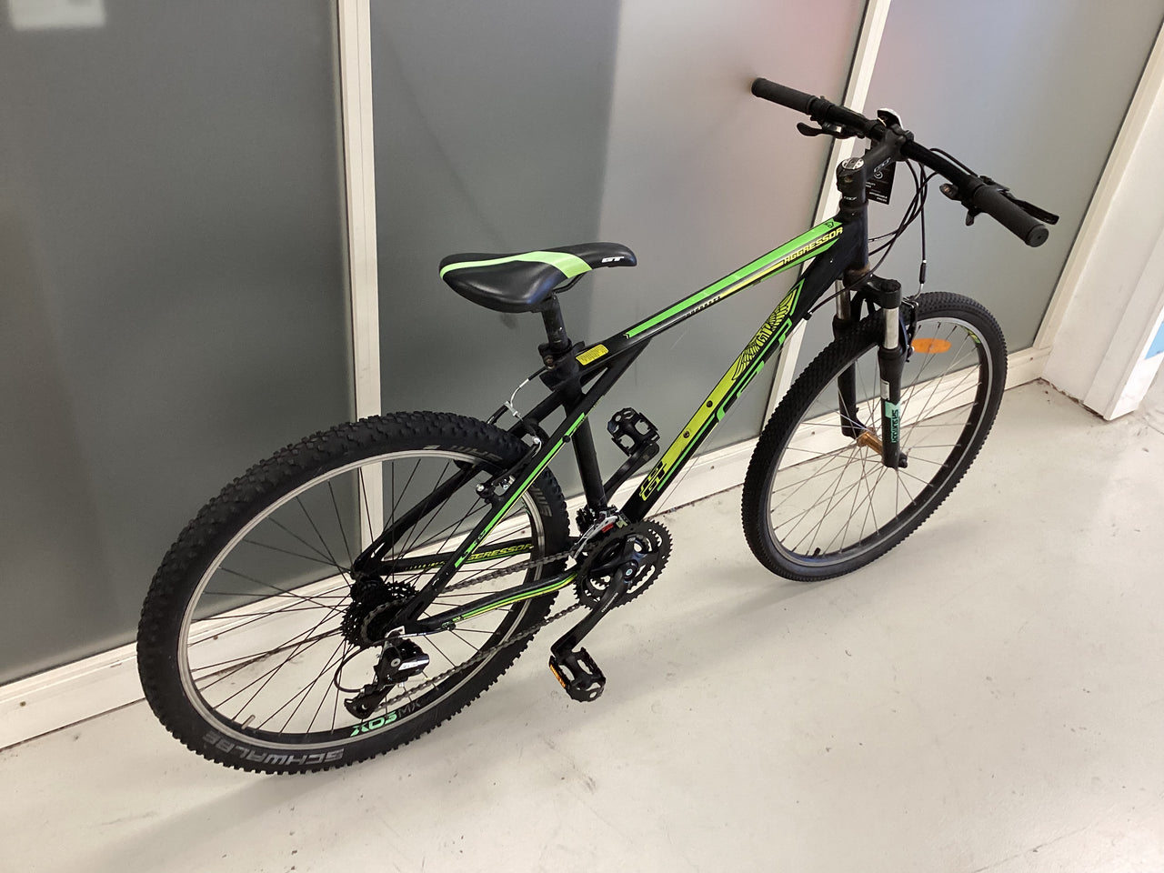 GT Aggressor Bike -  44cm - Mountain Bike, Colour: Black, Green