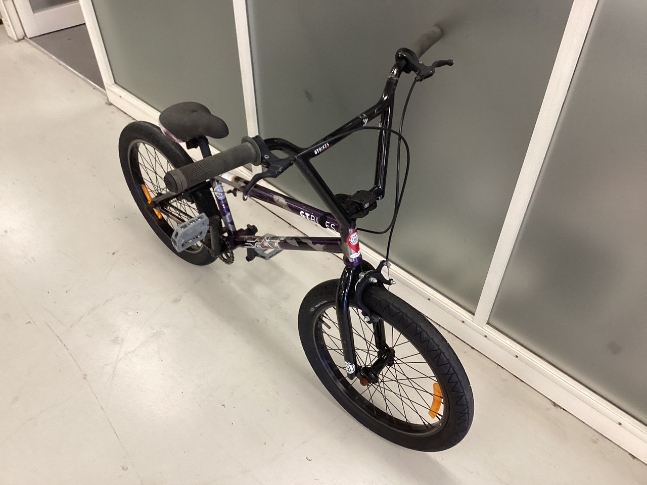 GT  Bike - 20"  - BMX, Colour: Purple
