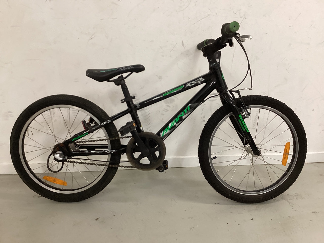 Avanti Shadow Bike - 20"  - Kids, Colour: Black, Green