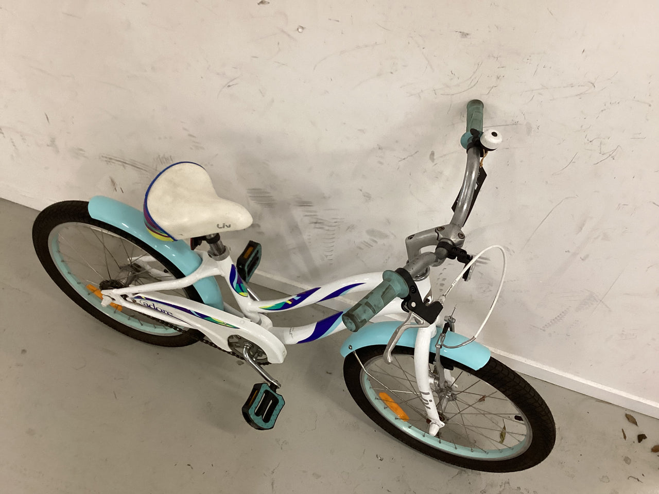 Liv Adore Bike - 20"  - Kids, Colour: White