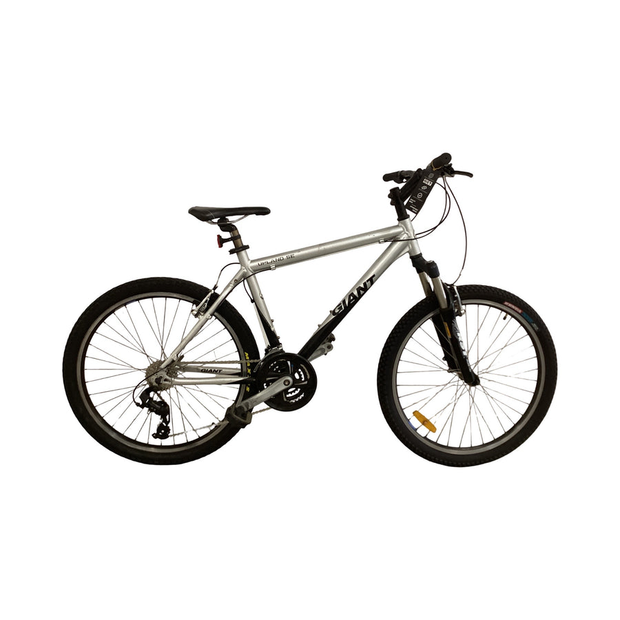 giant Upland se Bike - 26"  - Mountain Bike, Colour: Black, Silver