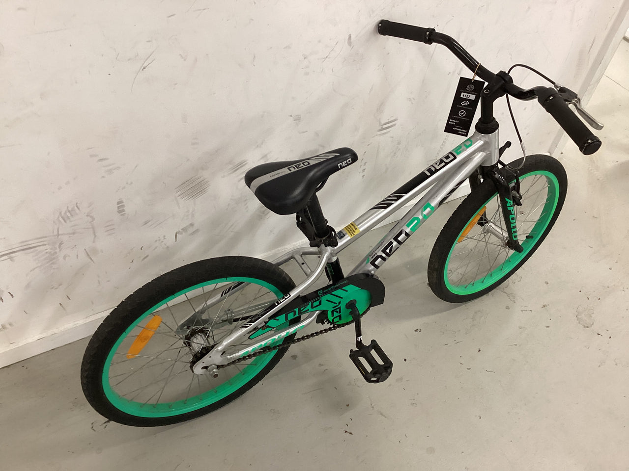 Apollo Neo 20 Bike - 20"  - Kids, Colour: Green, Silver