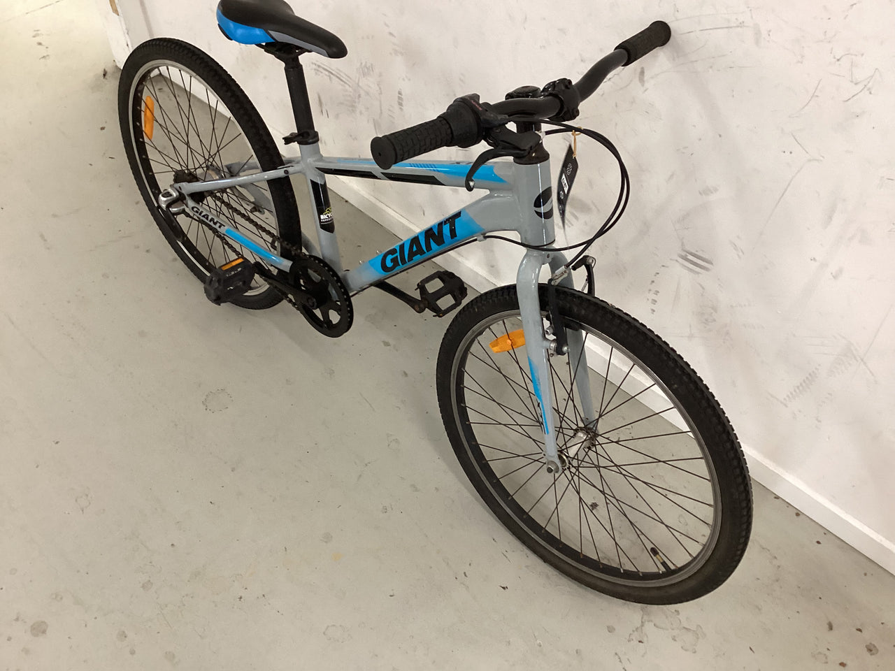 Giant XTC jr Bike - 24"  - Kids, Colour: Blue, Grey