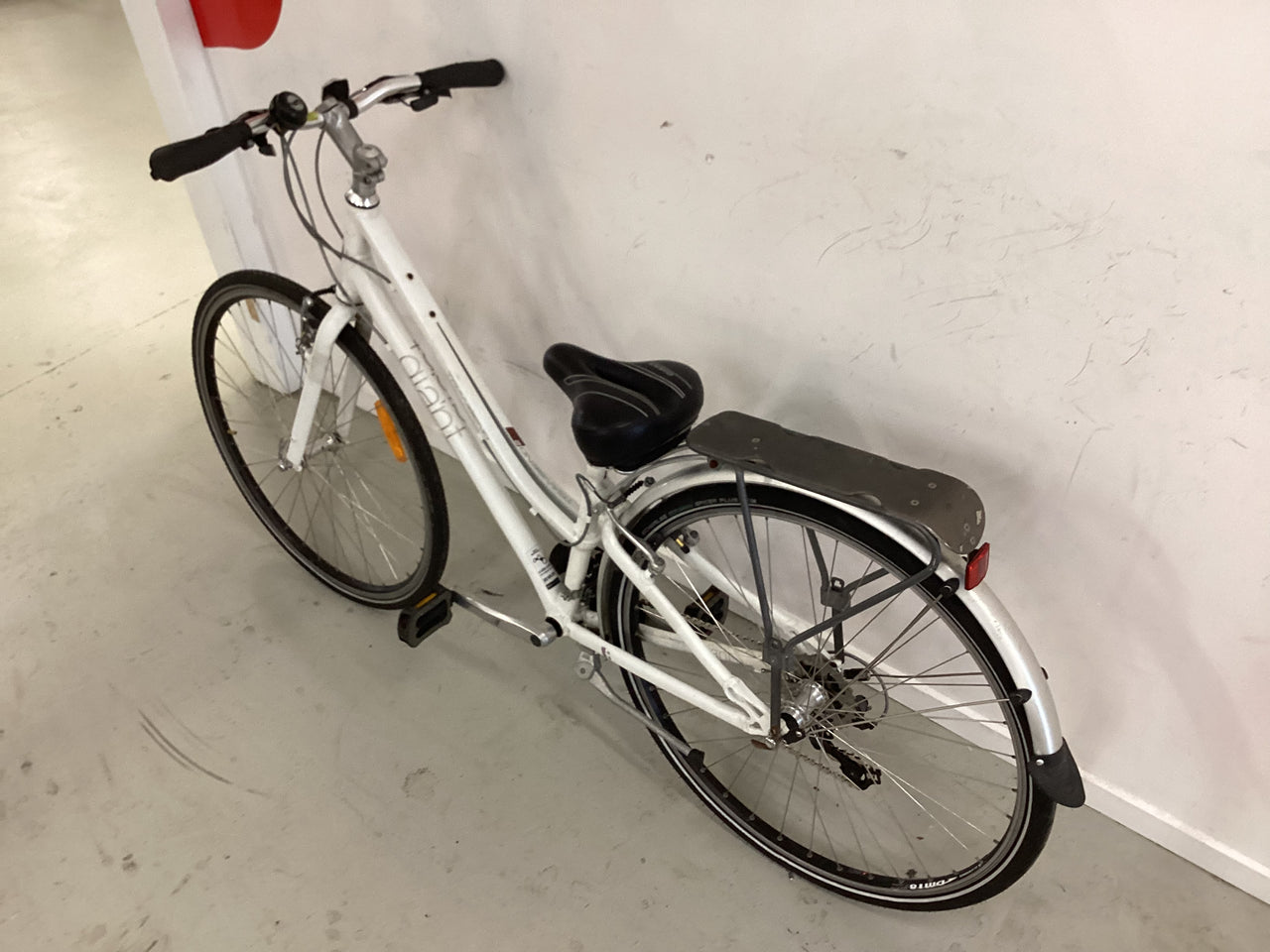 Giant Transend Bike -  44cm - Hybrid Commuter, Colour: White