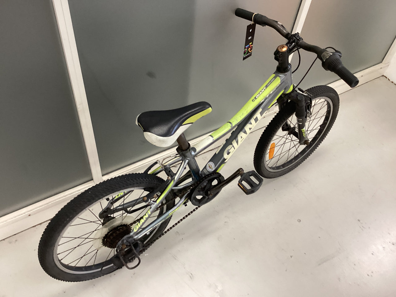 giant Xtc Bike - 20"  - Kids, Colour: Green, Grey