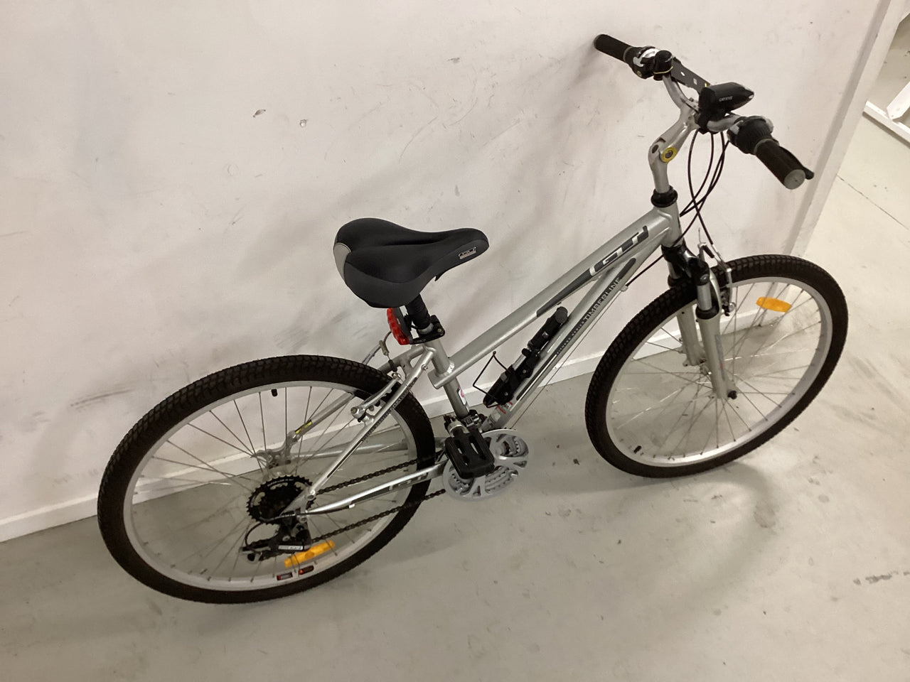 GT Timberline Bike -  38cm - Hybrid Commuter, Colour: Silver