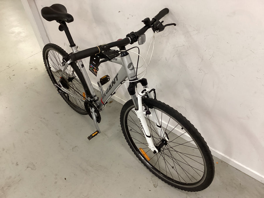 Giant Roam Bike -  56cm - Gravel Bike,
Hybrid Commuter, Colour: Silver, Red