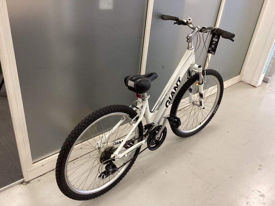giant Boulder Bike -   - Mountain Bike, Colour: White
