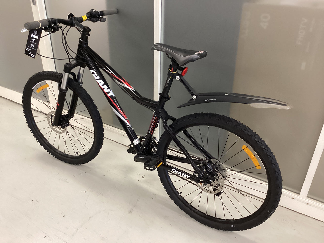 Giant Alias Bike - 26"  - Mountain Bike, Colour: Black