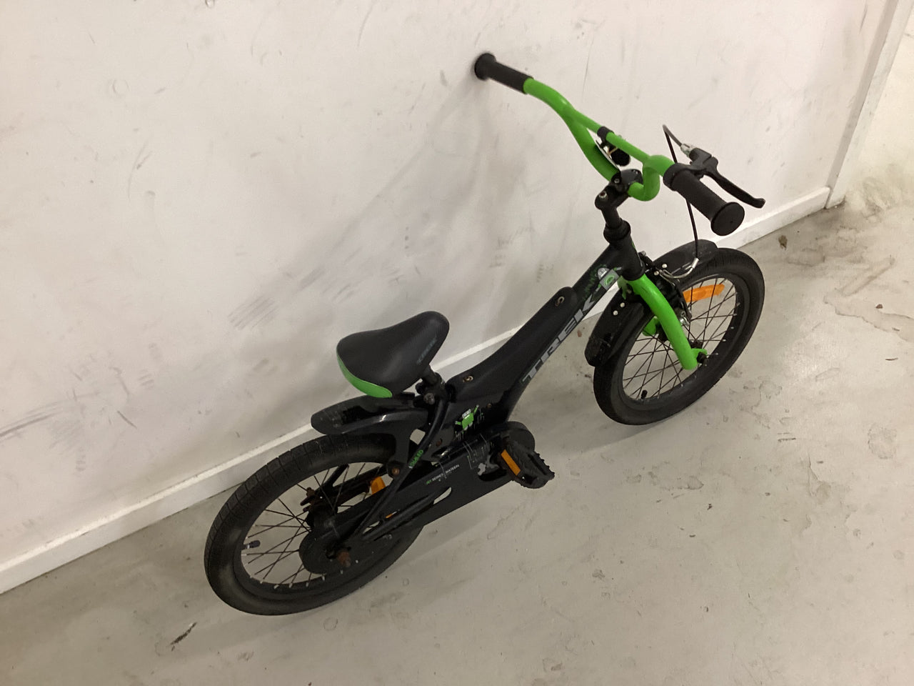 Trek jet series sixteen Bike - 16"  - Kids, Colour: Black, Green