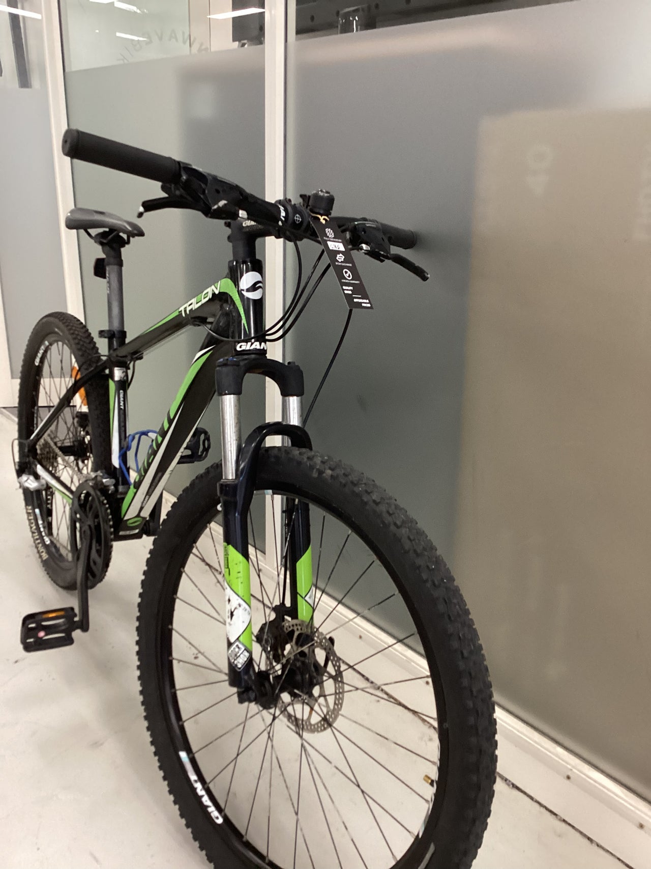 Giant Talon Bike -  40cm - Mountain Bike, Colour: Black, Green, White