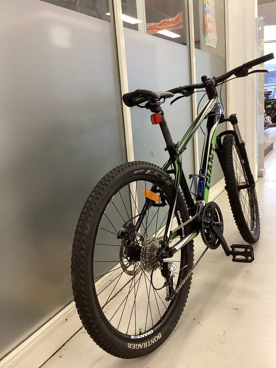 Giant Talon Bike -  40cm - Mountain Bike, Colour: Black, Green, White