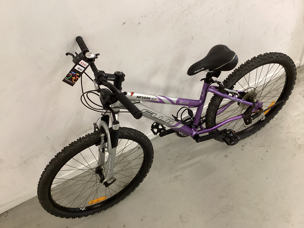 Fuji Nevada 4.0 Bike - 26"  - Mountain Bike, Colour: Purple, Grey