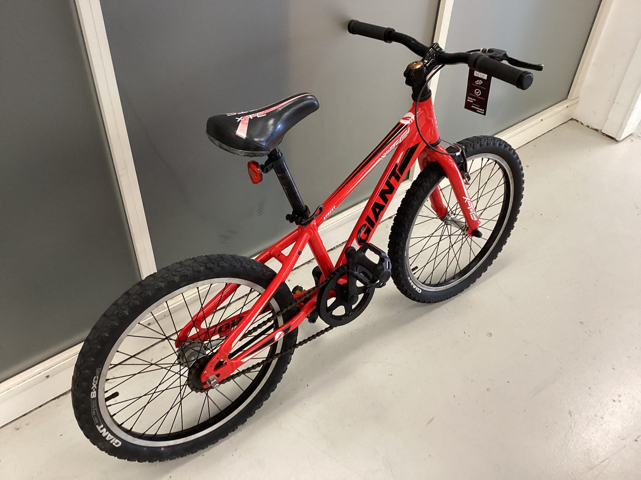 giant xtc Bike - 20"  - Kids, Colour: Red
