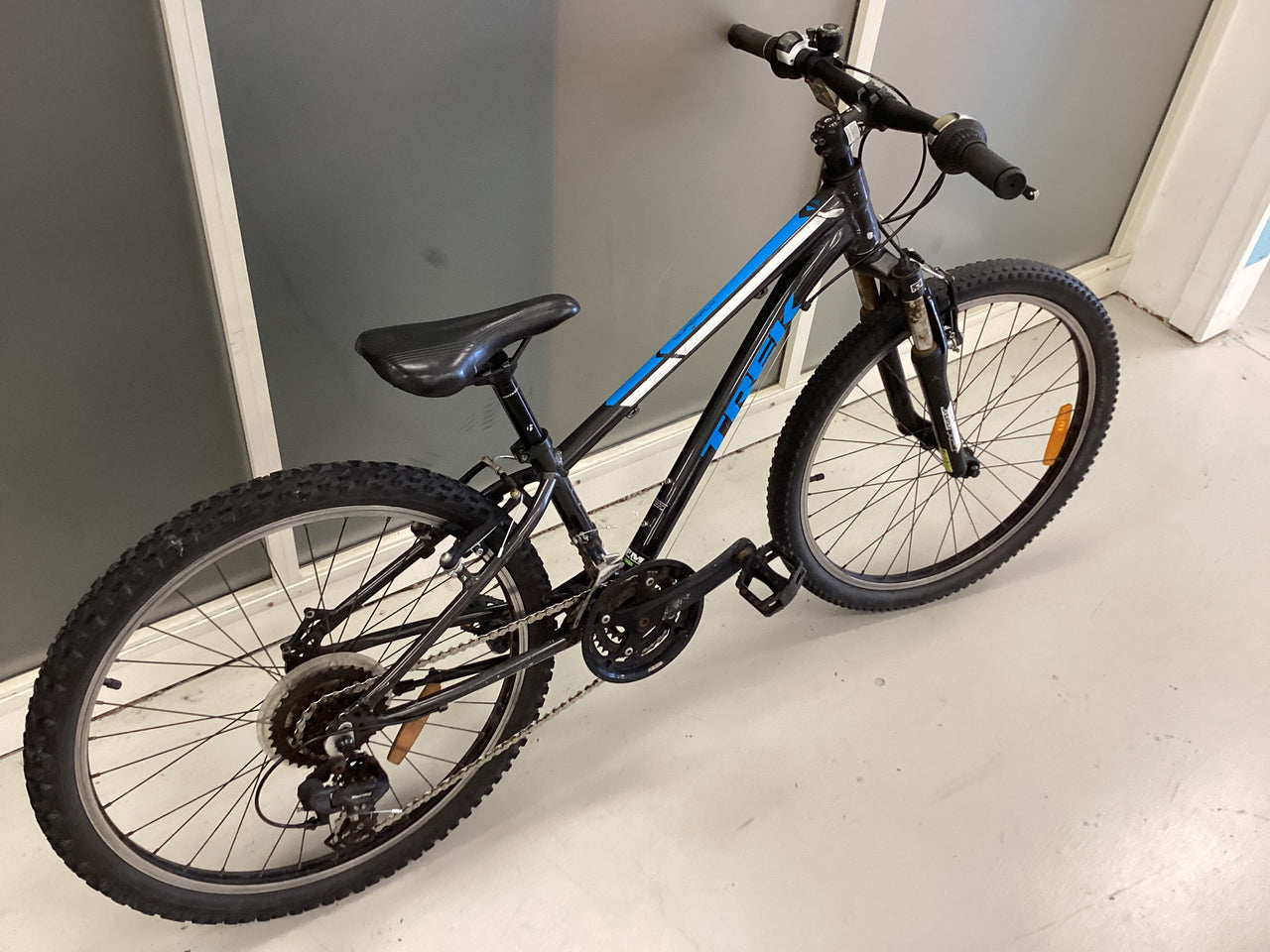 Trek Superfly Bike - 24"  - Kids, Colour: Black, Blue