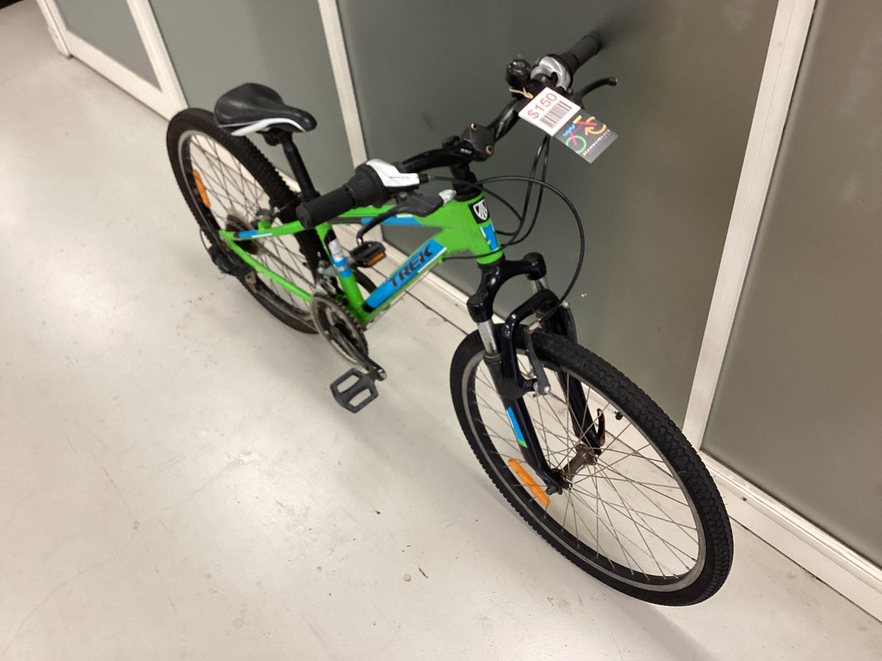 Trek - MT220 - Kids - Green, Black, Blue (#4660)