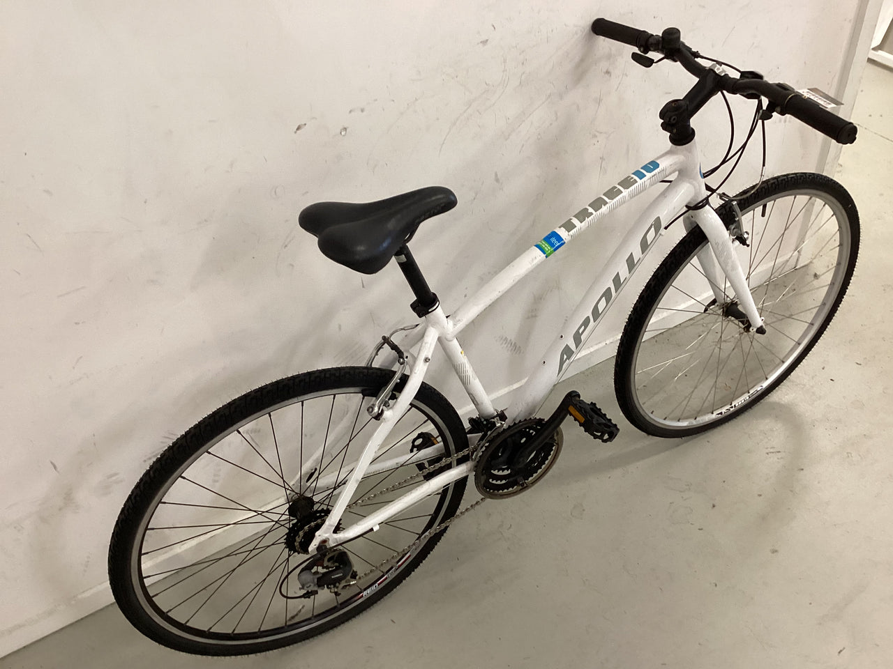 Apollo - Trace 19 - Flat Bar Commuter - White (#4741)