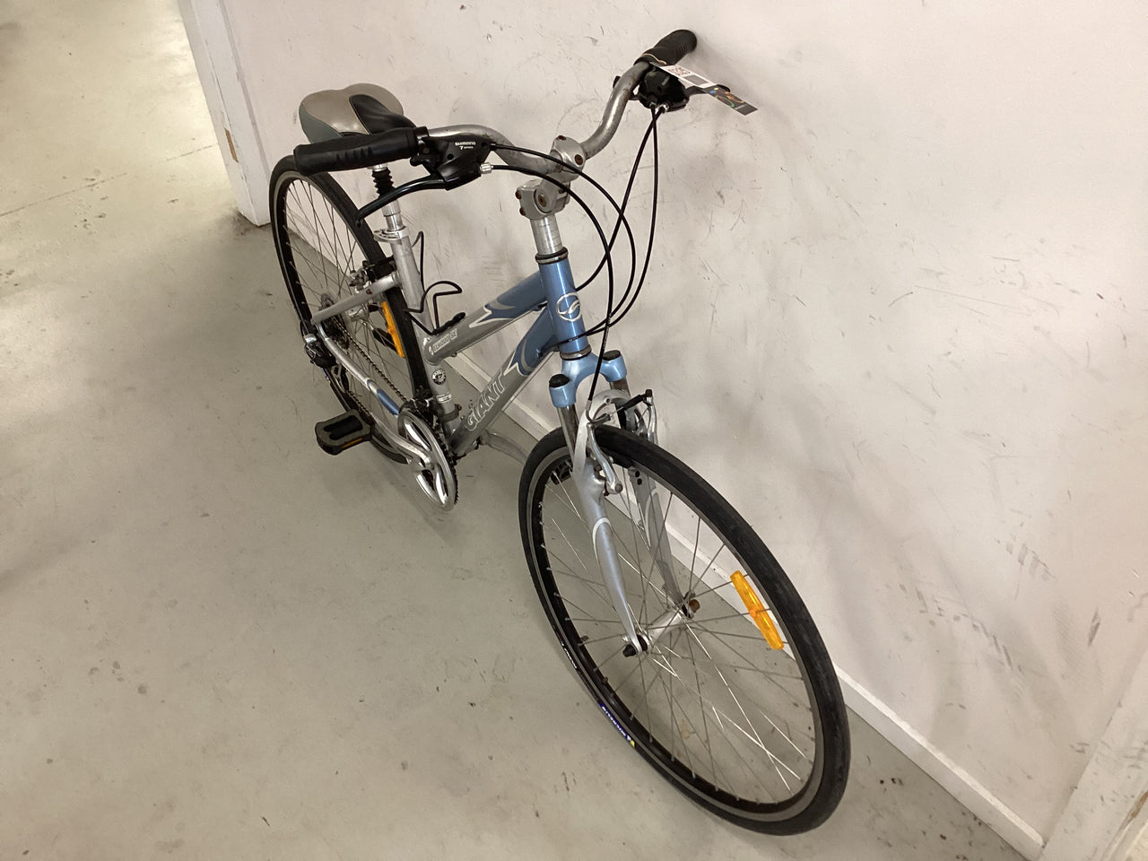 Giant - Elwood SE - Hybrid Commuter - Silver , Blue (#4742)
