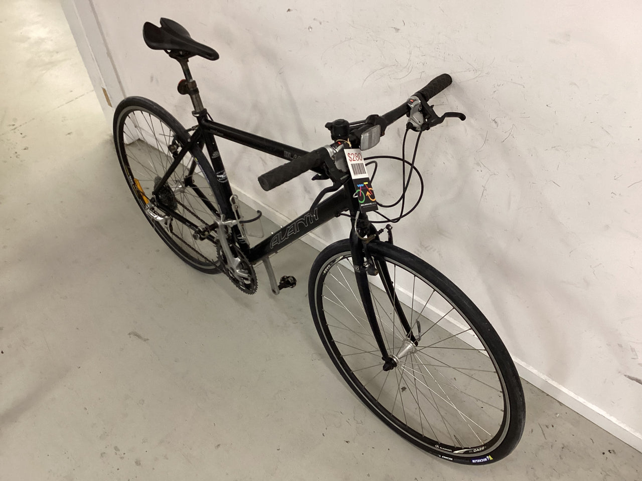 Avanti - Blade Comp - Flat Bar Commuter - Black (#4750)