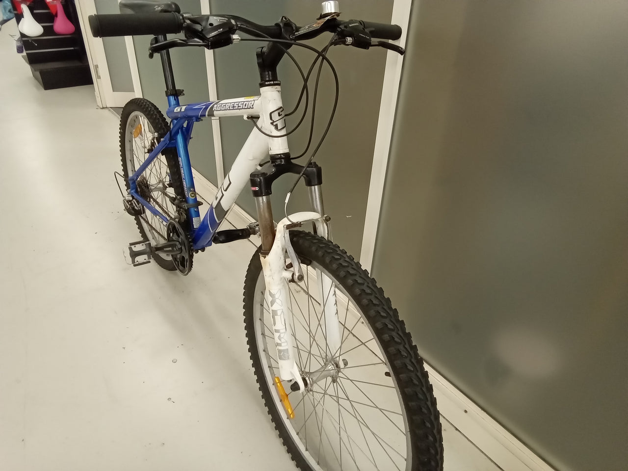 GT Aggressor Bike -  48cm - Mountain Bike, Colour: Blue, White