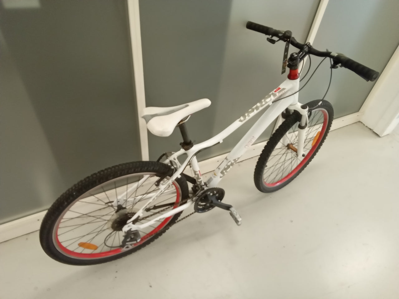 Giant Enchant Bike -  40cm - Mountain Bike, Colour: White, Red