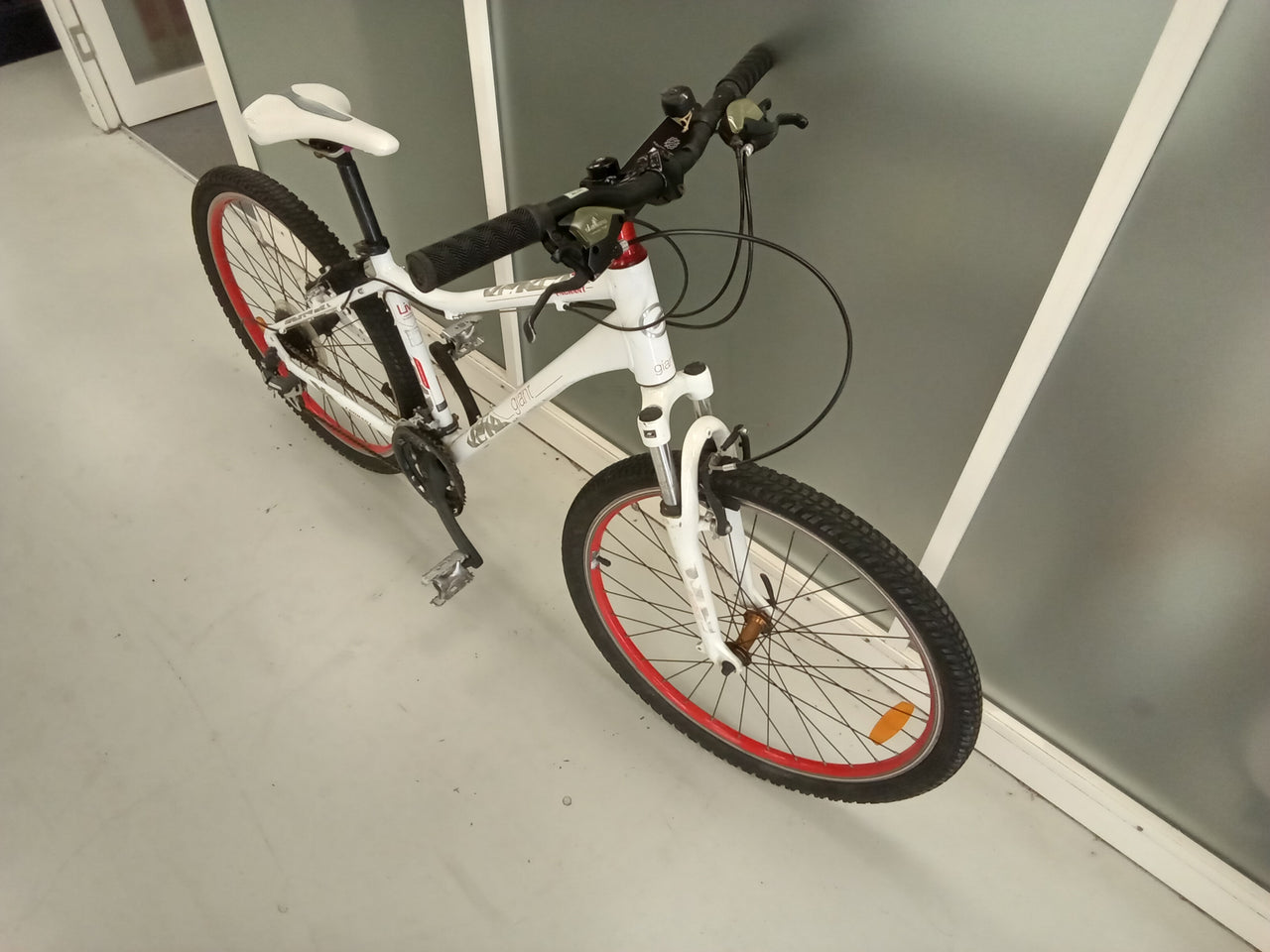 Giant Enchant Bike -  40cm - Mountain Bike, Colour: White, Red