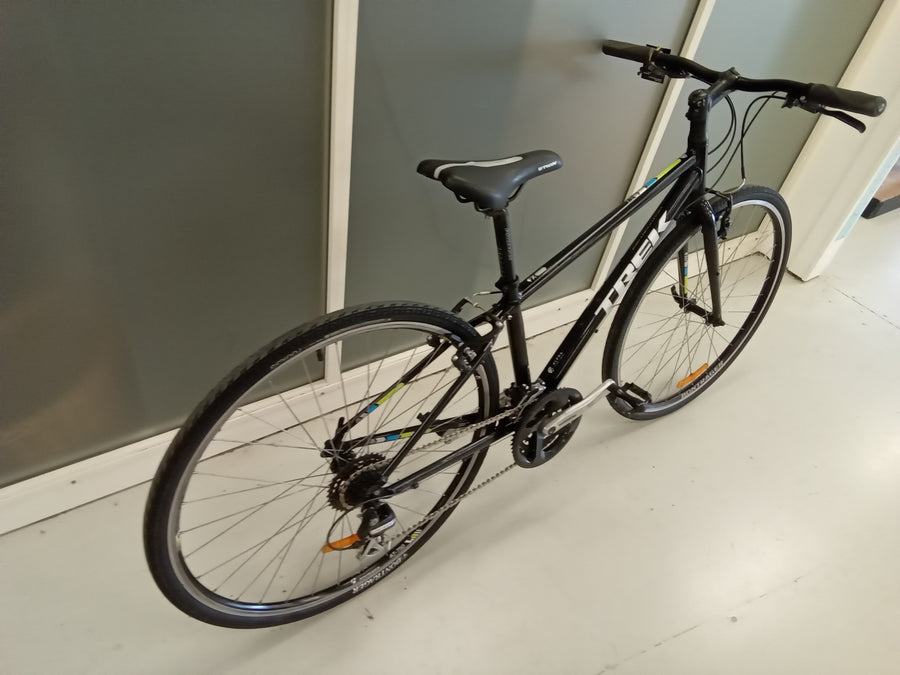 Trek 7.1 Bike -  48cm - Flat Bar Commuter, Colour: Black, Silver