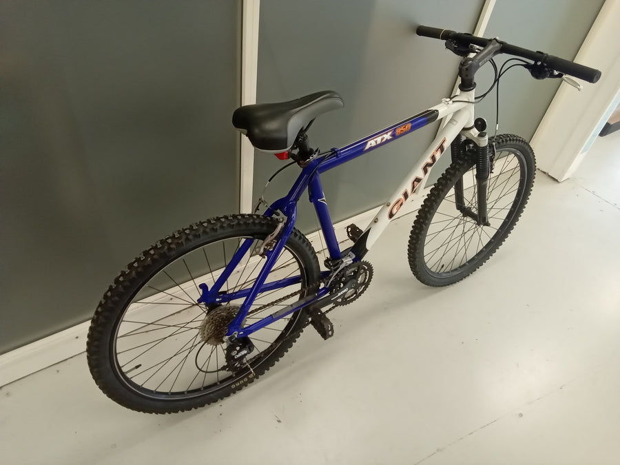giant Atx 850 Bike - 26"  - Mountain Bike, Colour: Blue, White