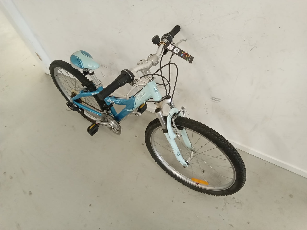 Trek Mt220 Bike - 24"  - Kids, Colour: Blue