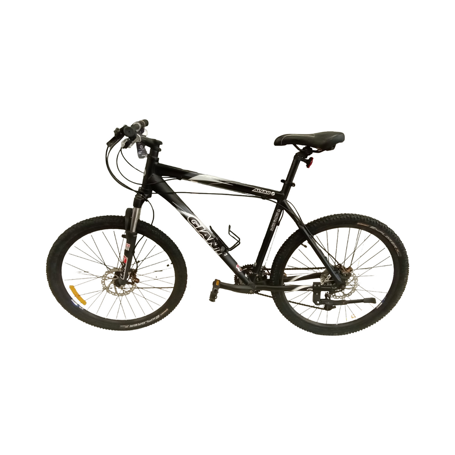 Giant Alias Bike - 26"  - Mountain Bike, Colour: Black