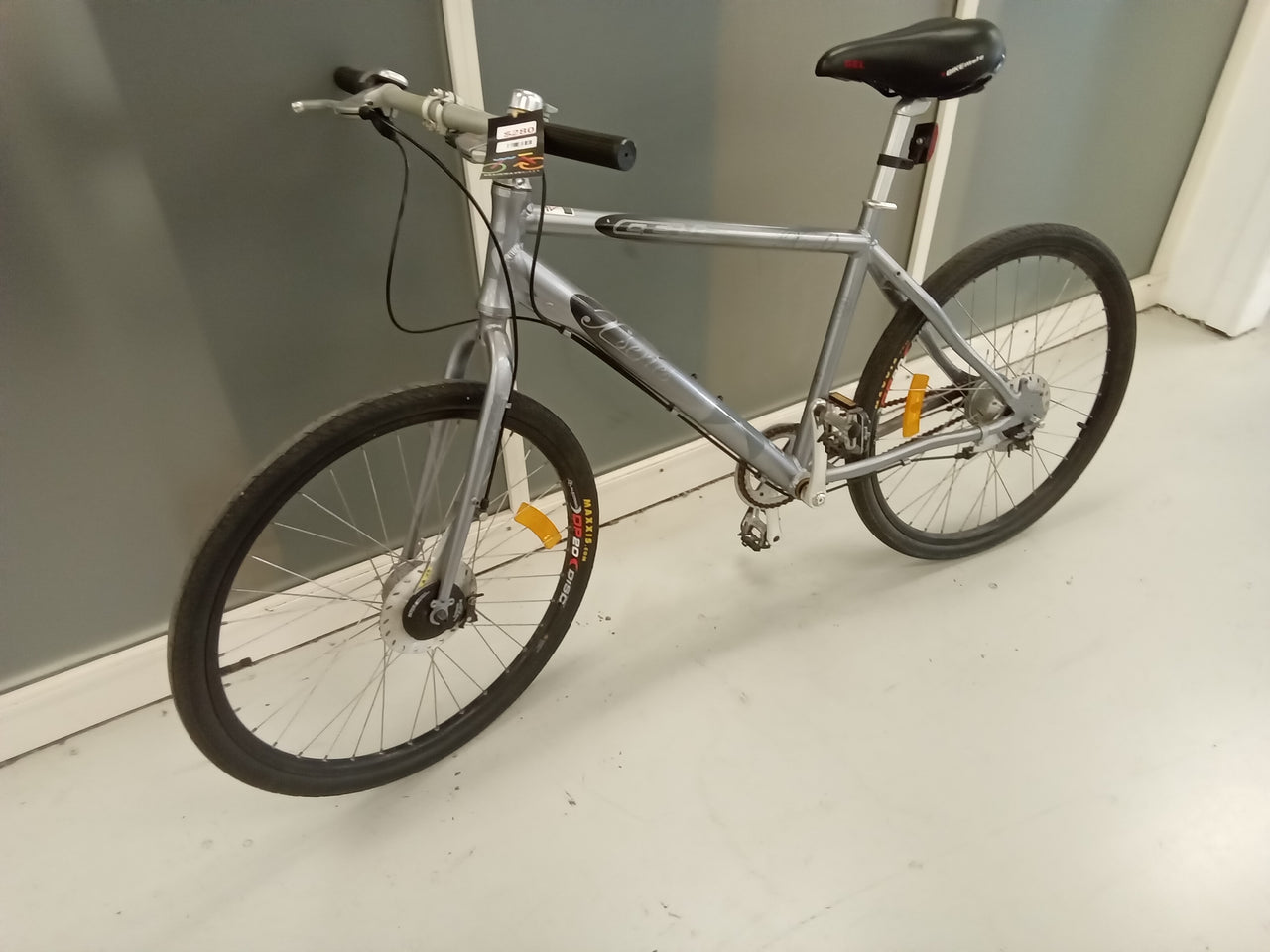 Cell X series Bike -  42cm - Flat Bar Commuter, Colour: Silver