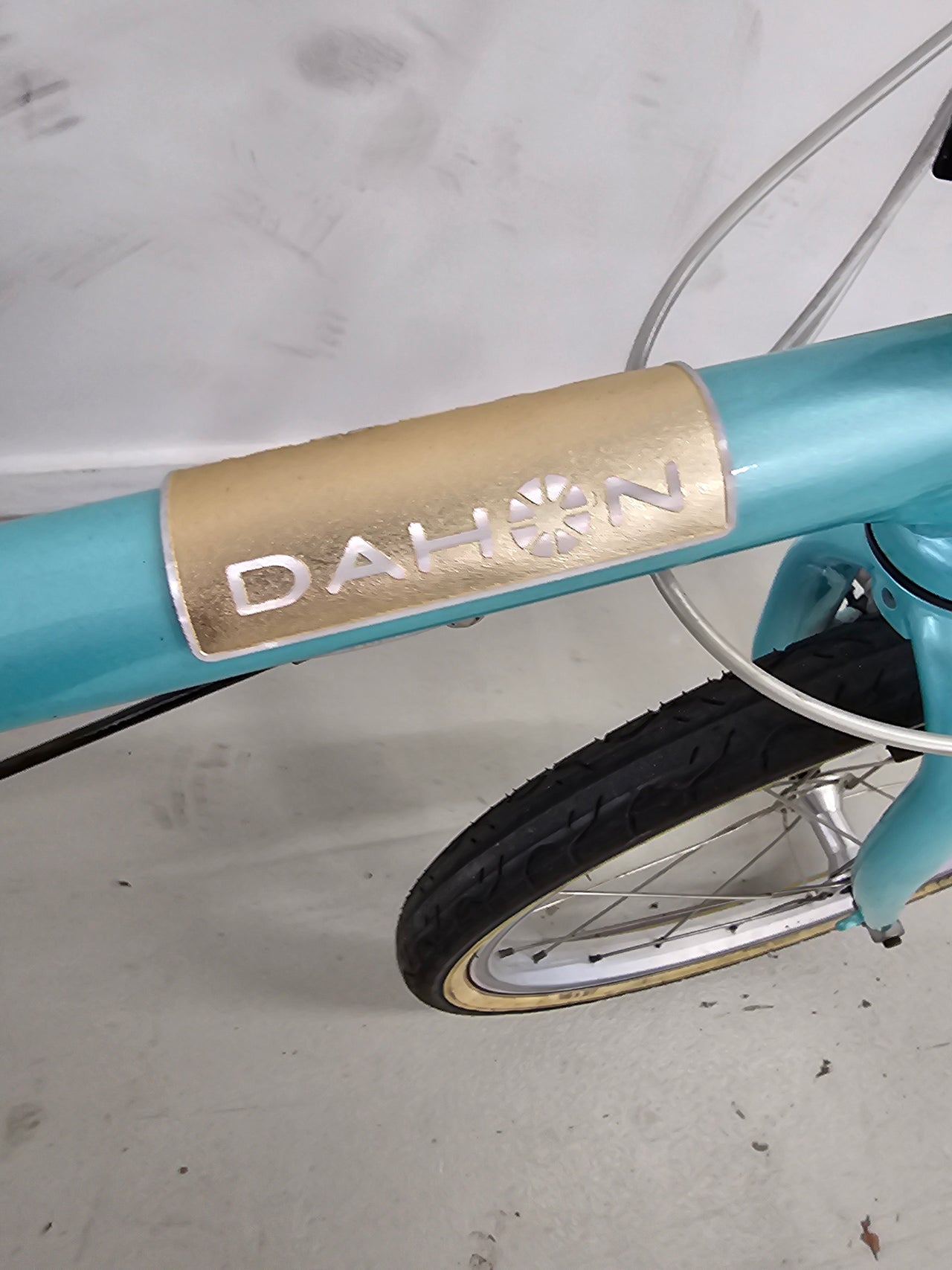 Dahon Boardwalk Bike - 20"  - Folding Commuter, Colour: Blue