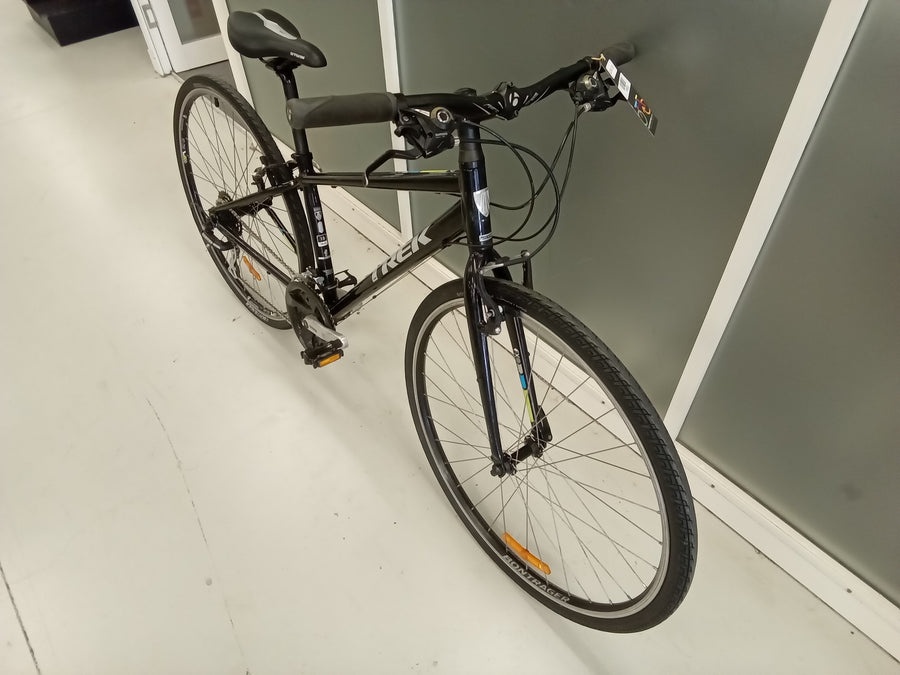 Trek 7.1 Bike -  48cm - Flat Bar Commuter, Colour: Black, Silver