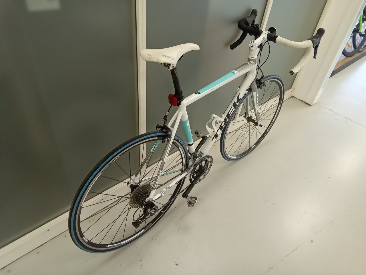 Trek 2.q Bike -  56cm - Road Bike, Colour: Black, Green, White