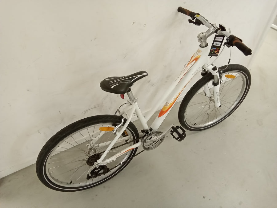 Giant Boulder Bike -  42cm - Mountain Bike, Colour: White, Orange