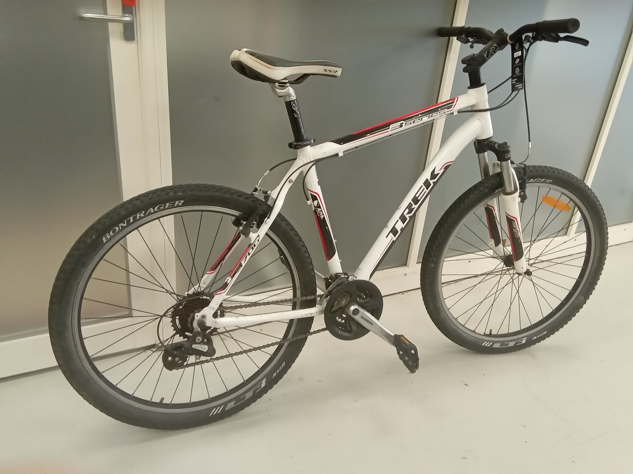 Trek 3 series Bike -  50cm - Mountain Bike, Colour: White, Red