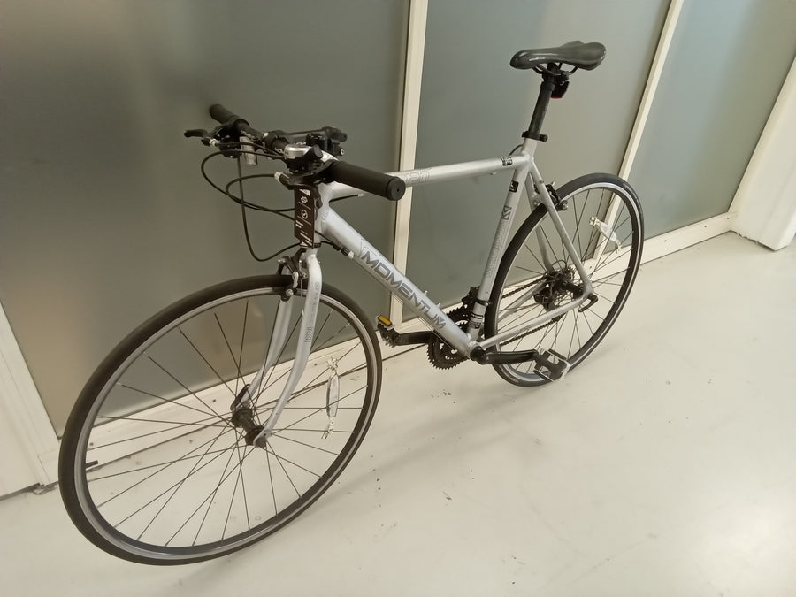 Momentum F120 Bike -  57cm - Flat Bar Commuter, Colour: Silver