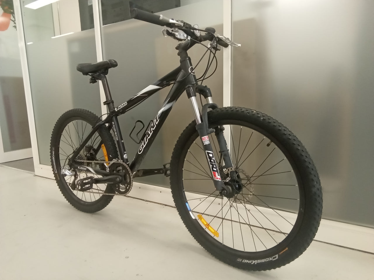 Giant Alias Bike -  42cm - Mountain Bike, Colour: Black