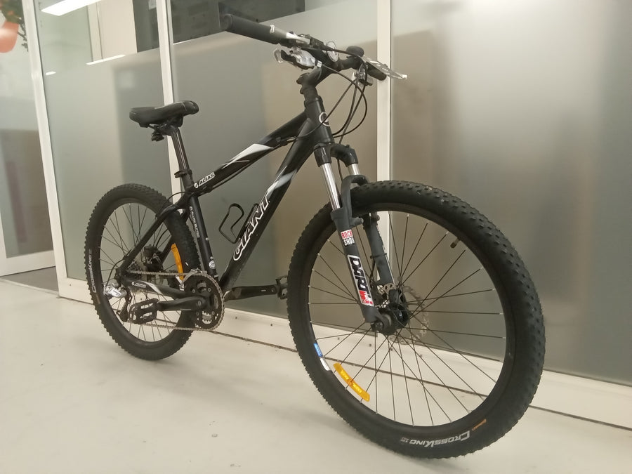 Giant Alias Bike -  42cm - Mountain Bike, Colour: Black